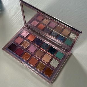 Huda Beauty Mercury Retrograde Palette